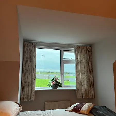 The Coastal Lane Apartment *